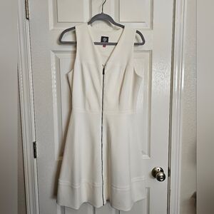 Elegant White Sleeveless Dress